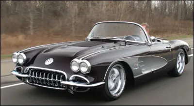 Quelle est cette automobile mythique américaine produite depuis 1953 en huit générations, une voiture de sport GT de luxe ?