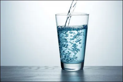 Gazeuse : laquelle de ces eaux minérales n'est pas une eau gazeuse ?
