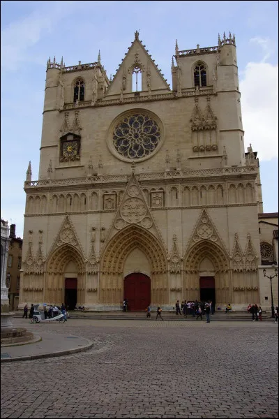 Il s'agit là de la cathédrale de Lyon :
