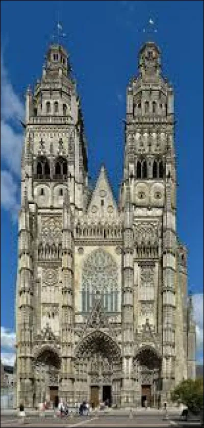 Voici la cathédrale Saint-Maurice d'Angers :
