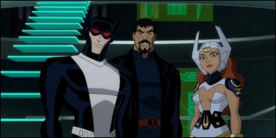 Dans "La Ligue des justiciers : Dieux et Monstres", Batman se nomme Kirk Langstrom car l'histoire se déroule dans un univers alternatif.