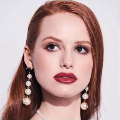 Quelle personne Cheryl na-t-elle pas embrassée ?