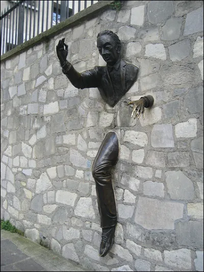 Ça passe ! Qui jouait dans le film de Jean Boyer "Le Passe-muraille", en 1950 ? (Photo décorative)