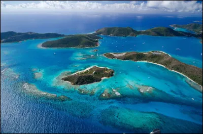 Par quelle mer les îles Vierges sont-elles bordées, si je vous dis qu'elles constituent un archipel des Antilles ?