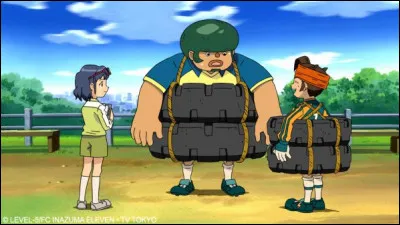 Quel défenseur de Raimon a déjà joué au poste de milieu de terrain ?