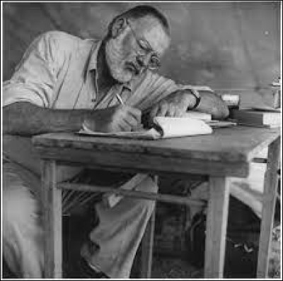 Parmi ces différentes activités, laquelle ne fait pas partie des hobbies d'Ernest Hemingway ?