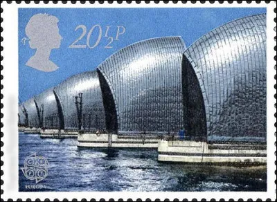 R-U > Quels sont ces monstruosités sub-aquatiques ?