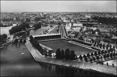 A cette époque le Stade Marcel Saupin (alors nommé Stade municipal de Malakoff) avait une autre utilité, laquelle ?