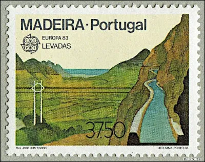Madère > Pendant ce temps, à l'autre bout de l'Europe, on s'amuse tout autrement en construisant...