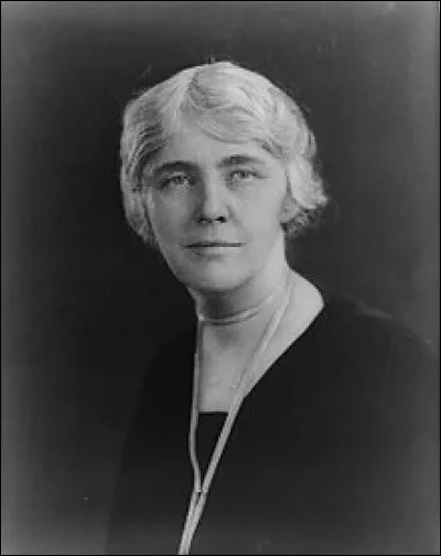 Quel est le diplôme de Lou Henry Hoover ?