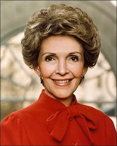 Dans combien de film Nancy Reagan a-t-elle joué ?