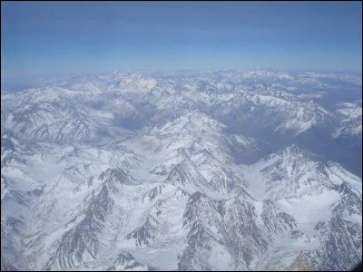 Dans quel pays s'est effectué le départ de la traversée d'Adrienne Bolland pour les Andes ?