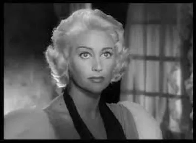 Sous quel nom l'actrice Marie-Louise Mourer est-elle plus connue ?