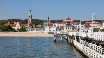 Dans quel pays la station balnéaire de Sopot se trouve-t-elle ?