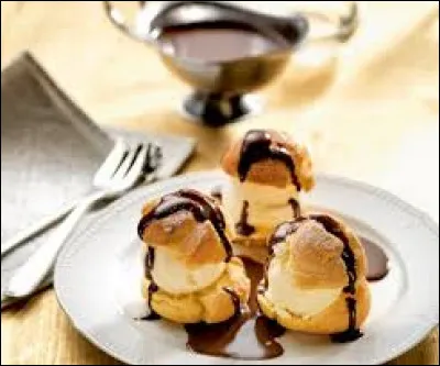 Dessert n°2 : Voici des profiteroles.
Quel est le parfum de la glace se trouvant dans les choux ?