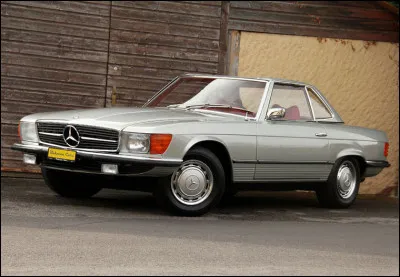 Qui est le héros du livre de Simenon "le document violet" ?