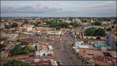 Quelle est cette ville de Côte d'Ivoire, quatrième ville la plus peuplée du pays et plus grande ville du nord ?