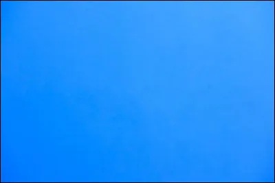 Sur le drapeau de la France, le bleu et le rouge ont pour origine les couleurs de la ville de...