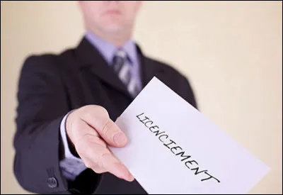 C'en est trop ! Le patron menace de te virer, et un de tes collègues présente un projet qui est le tien ! Quelle est ta réaction ?