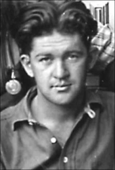 Sous quel nom John Martin Feeney est-il connu ?