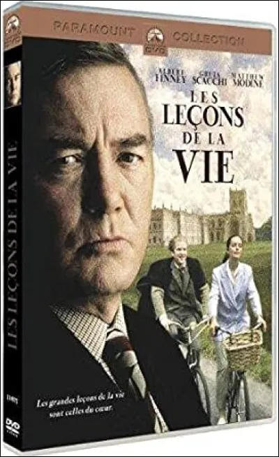 "Les Leçons de la vie" est interprété par Albert Finney.