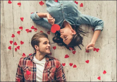 Avec qui est-il en couple (en 2022) ?