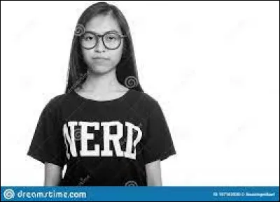 ''Cette fille, il ne faut rien lui raconter ! Elle va tout _______ au prof !''