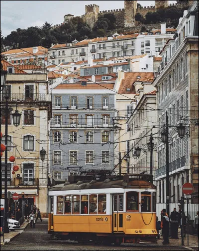 Quel pays a pour capitale Lisbonne ?