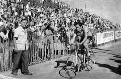 La même année, le tracé comprenait une deuxième arrivée sommet : laquelle ?