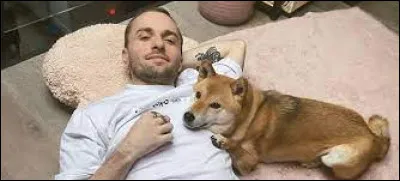 Quel est le nom de ce shiba inu appartenant au youtubeur Squeezie ?