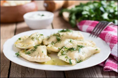 Gastronomie : Comment s'appelle ce plat typique d'Ukraine qui est composé de raviolis fourrés ?