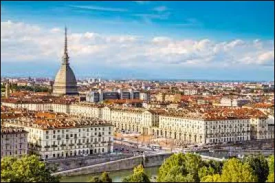 Économie : Quelle ville italienne est le berceau de l'industrie automobile ?