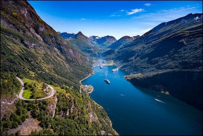 Géo : De par sa géographie, comment surnomme-t-on la Norvège ?