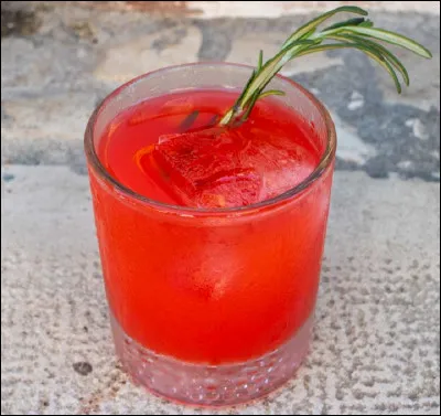 La tomate est un cocktail à base de pastis et de sirop de quoi ?