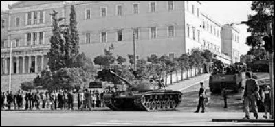 Histoire : Comment a-t-on appel&eacute; la dictature mise en place en Gr&egrave;ce entre 1967 et 1974 ?
