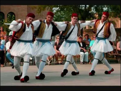 Culture : Comment s'appelle cette danse traditionnelle ?