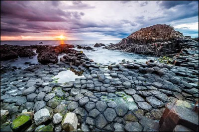 Géo : Comment s'appelle cet endroit en Irlande ?