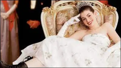 Quelle actrice incarne le personnage de Mia Thermopolis dans le film "Princesse malgré elle" ?