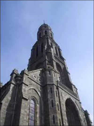 Nous partons maintenant dans les Pays-de-la-Loire, à Chambretaud. Ancienne commune de l'arrondissement de La Roche-sur-Yon, elle se situe dans le département ...