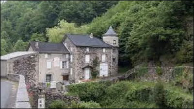 Je vous emmène en Occitanie, à Gincla. Petit village de 46 habitants, dans le Pays de Sault, il se situe dans le département ...