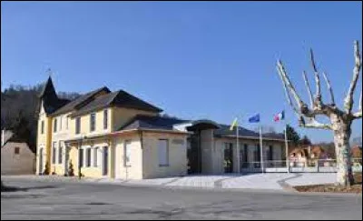 Village Béarnais, Uzos se situe dans l'ancienne région ...