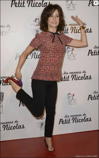 Valérie : dans le film "Les Vacances du petit Nicolas", c'est Valérie Lemercier qui joue le rôle de la maman de Nicolas, mais quel acteur incarne son papa ?