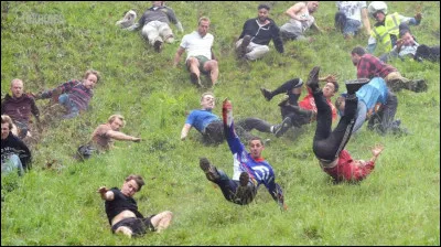 Culture : Lors de cette compétition typiquement anglaise, les participants courent après quelque chose. Mais de quoi s'agit-il ?