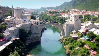 Économie : Lequel de ces vêtements a été inventé en Croatie ?