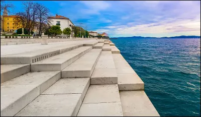 Ville : Laquelle de ces villes ne se trouve pas sur le littoral croate ?