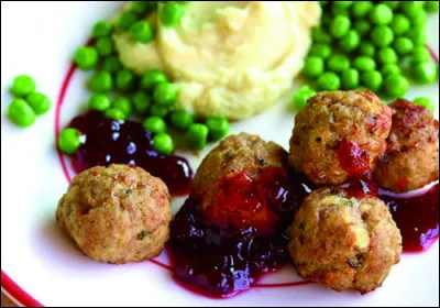 Gastronomie : Quelle confiture accompagne le plat typique suédois appelé : Köttbullar ?