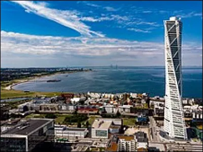 Monument : Combien mesure la "Turning Torso" que l'on peut admirer à Malmö ?