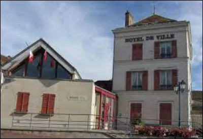 Nous terminons notre balade en Bourgogne-Franche-Comté, à Villeneuve-la-Guyard. Ville de l'arrondissement de Sens, elle se situe dans le département ...