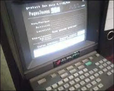 Que faut-il ajouter à "min" pour obtenir un terminal informatique apparu en 1980 et arrêté en 2012 ?