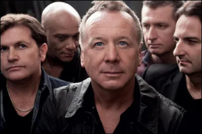 Quel est le nom de ce groupe de new wave et rock alternatif britannique, originaire de Glasgow ?